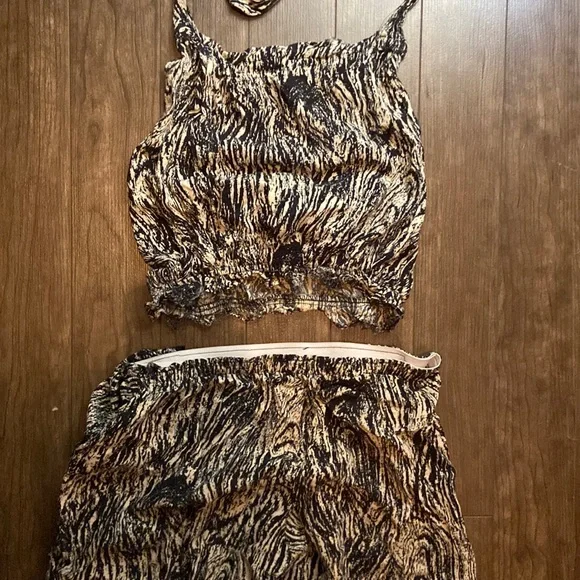 Set - Picture 1 of 4